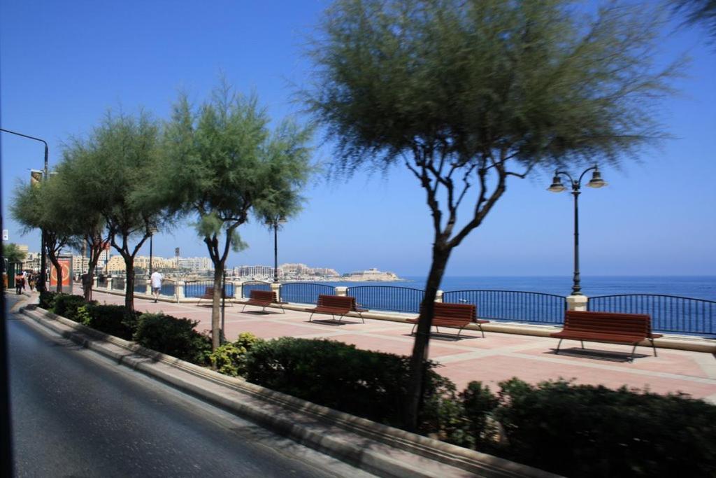 Marvellous Apartment With Valletta And Harbour Views Sliema Exterior photo
